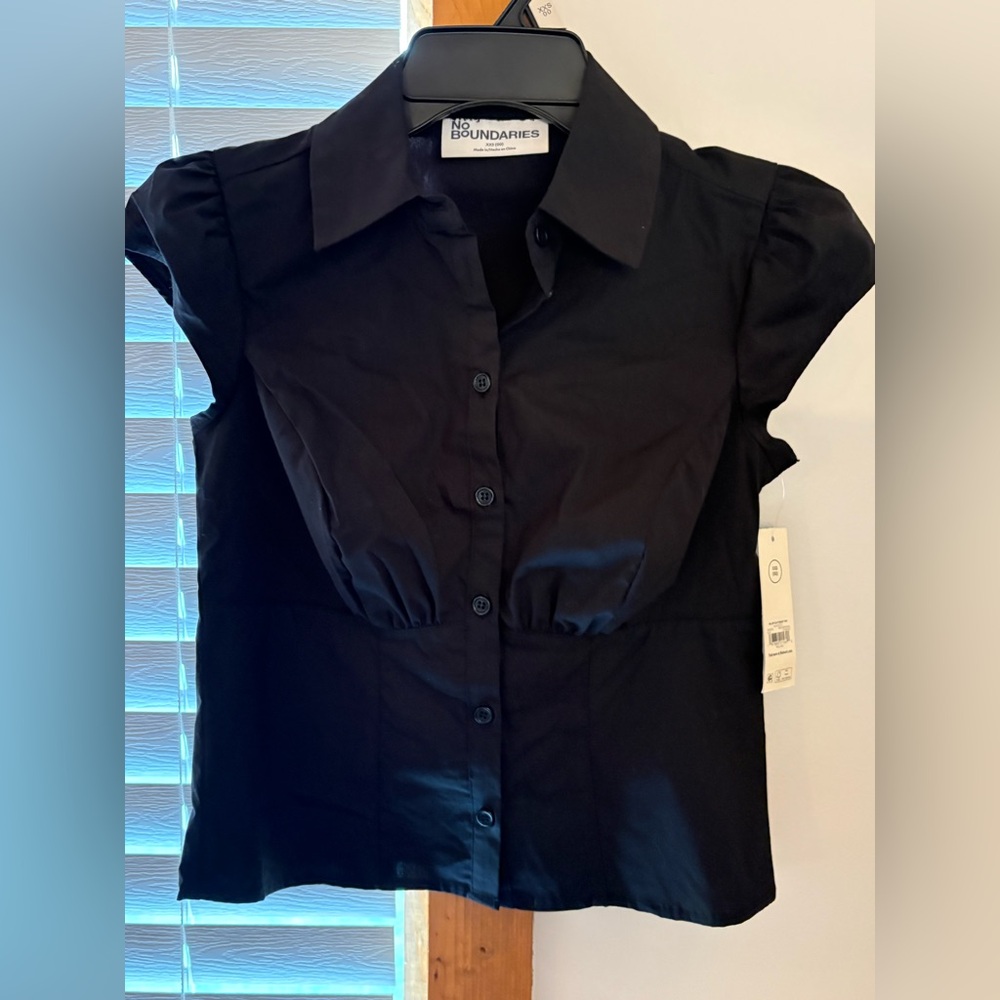 Women's Black Cap Sleeve Button-Down Shirt - Picture 4 of 7